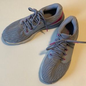 Price drop!  Under Armour grey sneakers, size 11 (Eur 43)